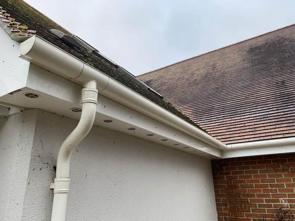 Residential gutter cleaning experts in Weybridge, Surrey